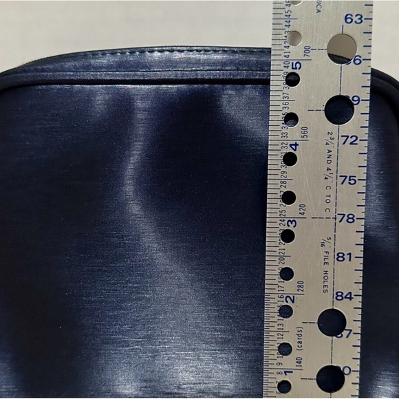 Christian Dior Perfume ., Women's travel toiletry bag, purple with gold plaque. - Picture 15 of 15